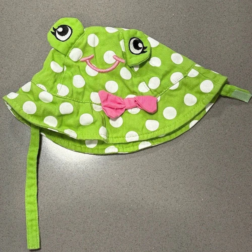 0-6 mths girls, hat, frog bucket hat with strap